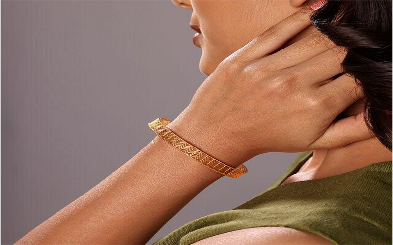 Designs in 22KT Gold Bangles